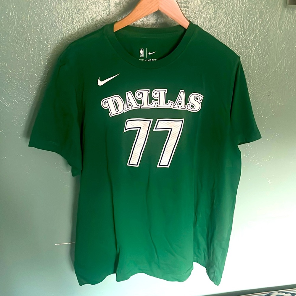 Nike Luka Dončić shirt
